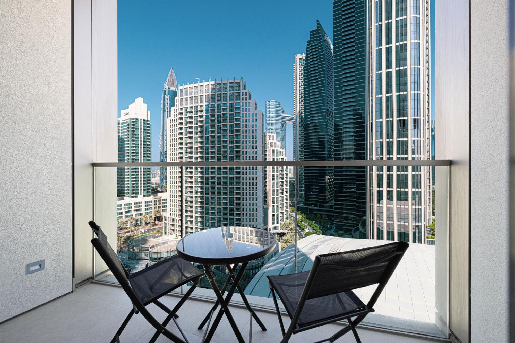 Charming Urban Oasis Apartment Dubai